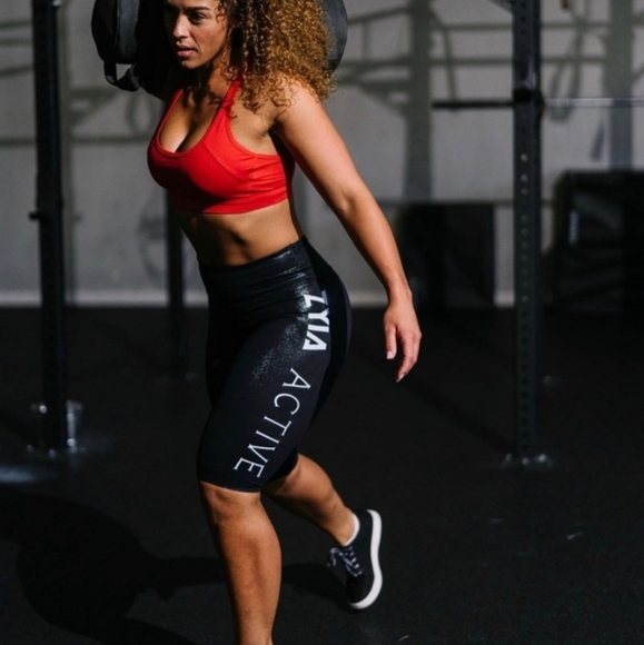 ZYIA Pants - Zyia Hustle shimmer shorts